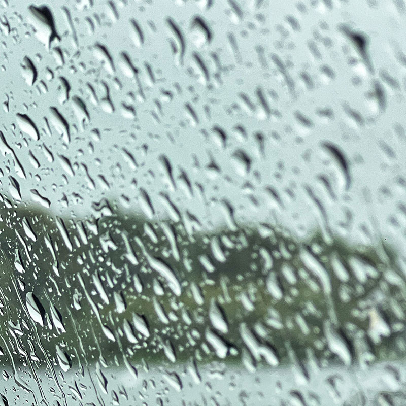 rain at Hogganfield Loch